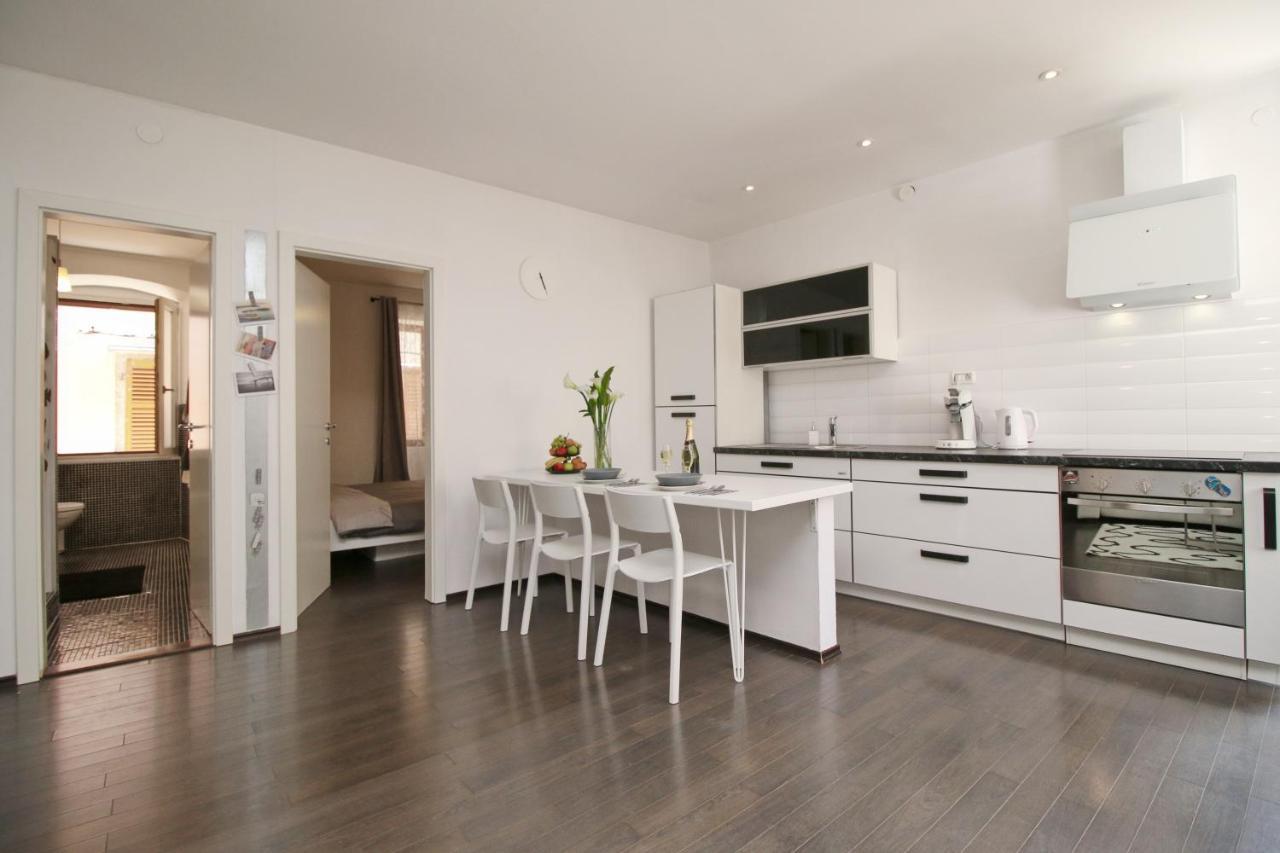 Carrera Corner Apartment Rovinj Exterior photo