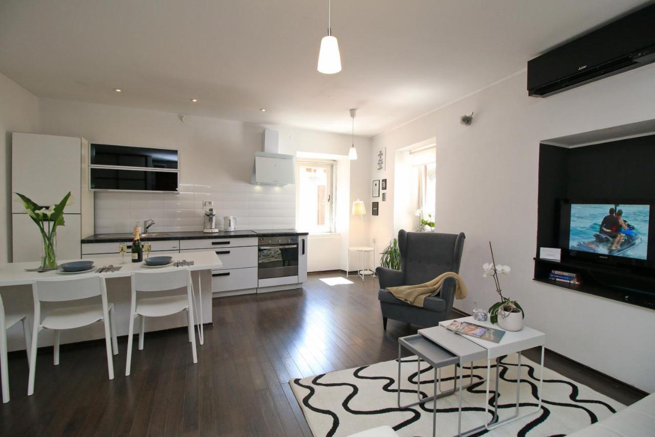 Carrera Corner Apartment Rovinj Exterior photo